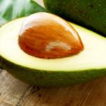 Спелый авокадо