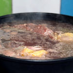 Конина варится