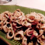 Блюдо приготовленное из кальмаров