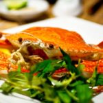 Блюдо приготовленное из краба