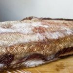 Треска хранится замороженная