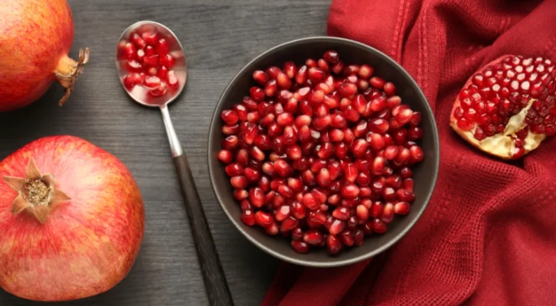 Можно ли есть гранат с косточками — врач развеяла мифы